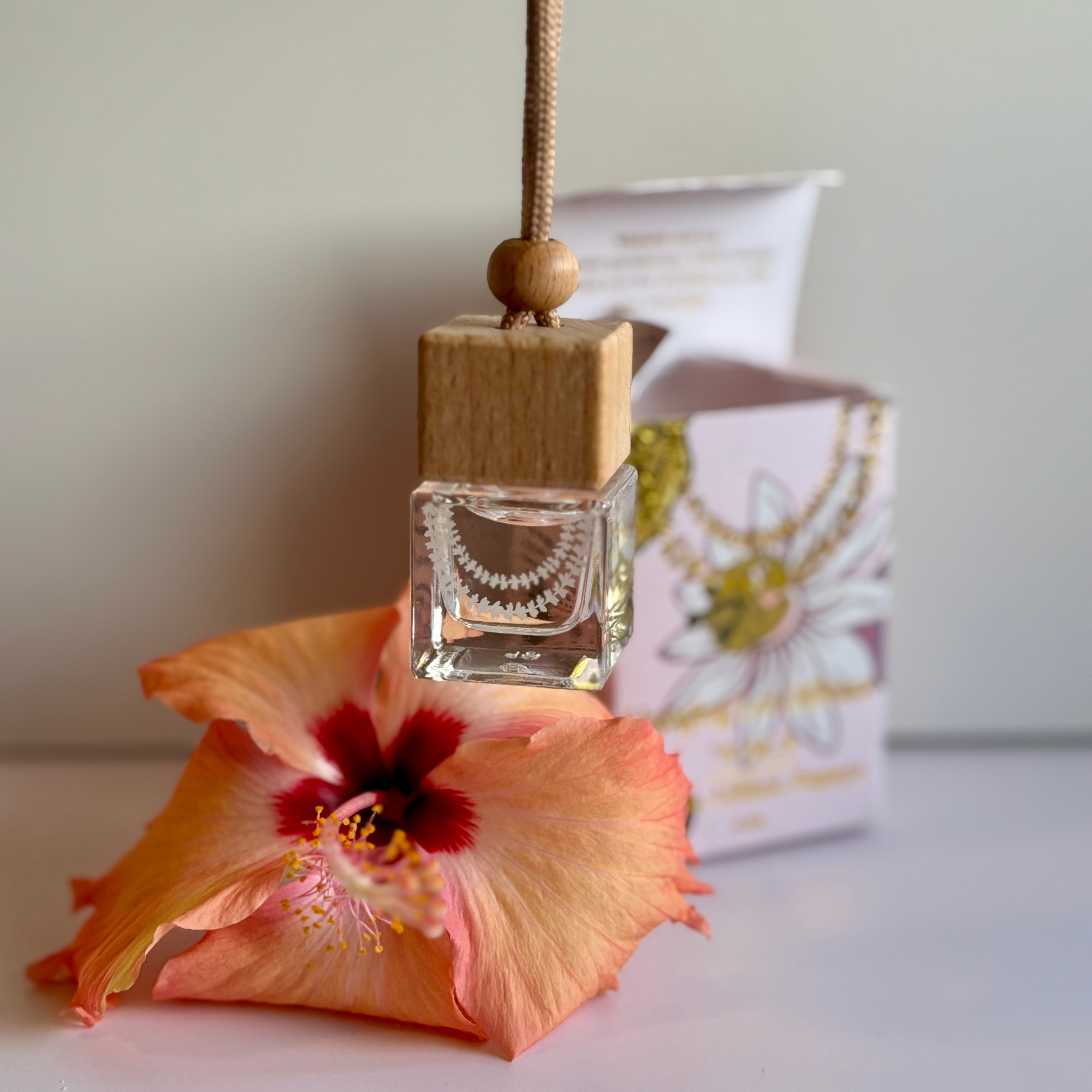 8 ML Hanging Lei Diffuser