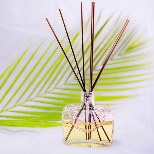 Luxury Lei Reed Diffuser in LIGHT BROWN