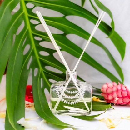 Luxury Lei Reed Diffuser in WHITE